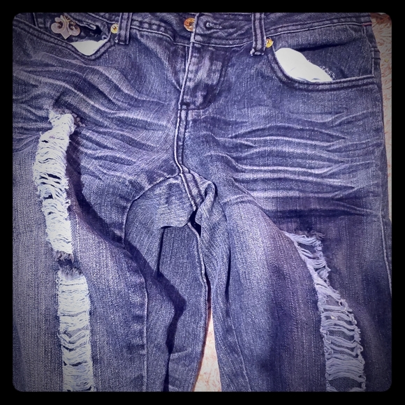 Dereon Juniors 3/4 Jeans - Picture 1 of 1
